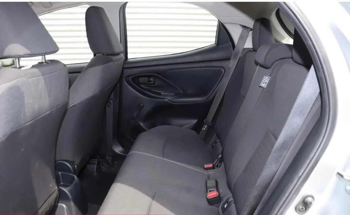 TOYOTA Yaris  Image 4